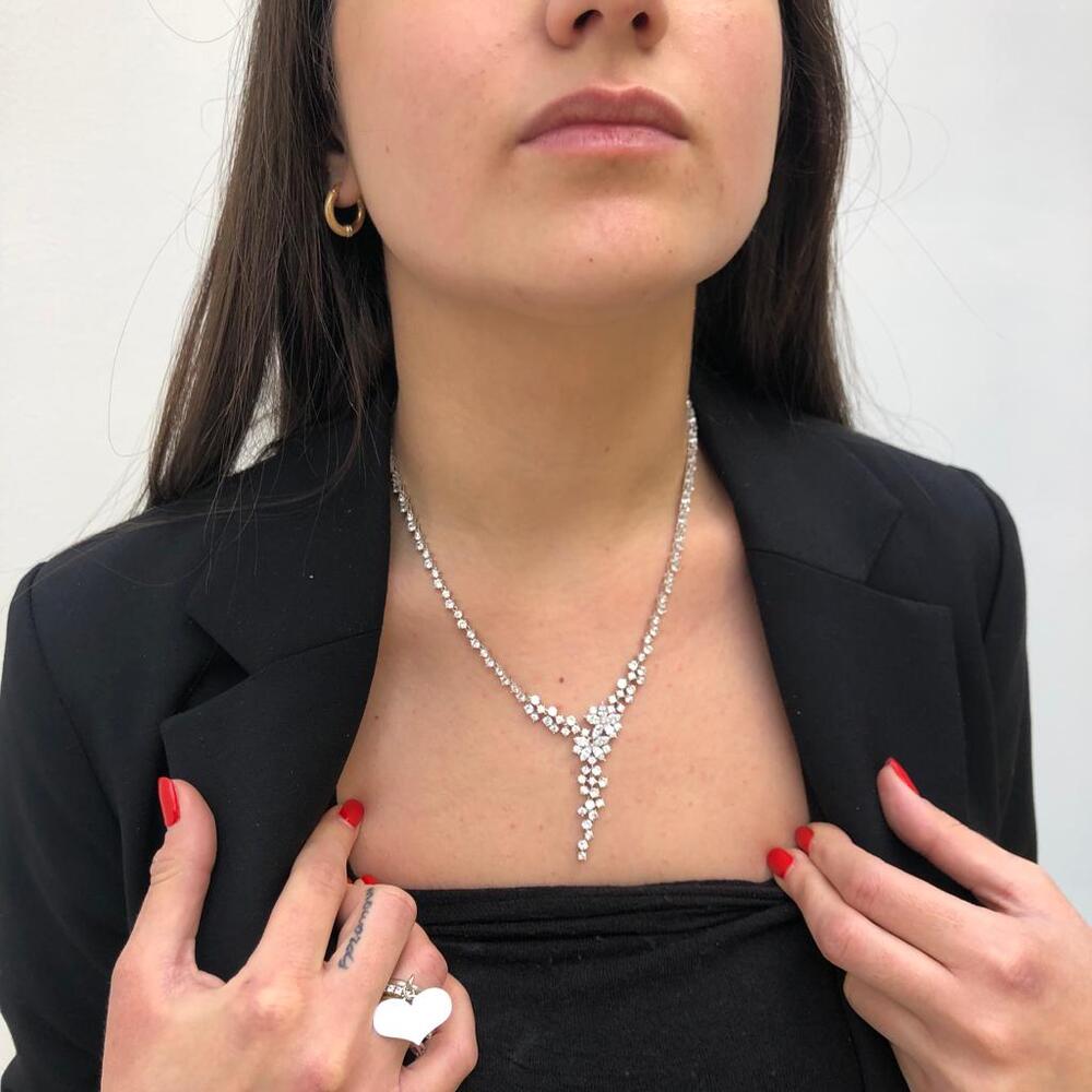 Collana LineArgent con disegno floreale