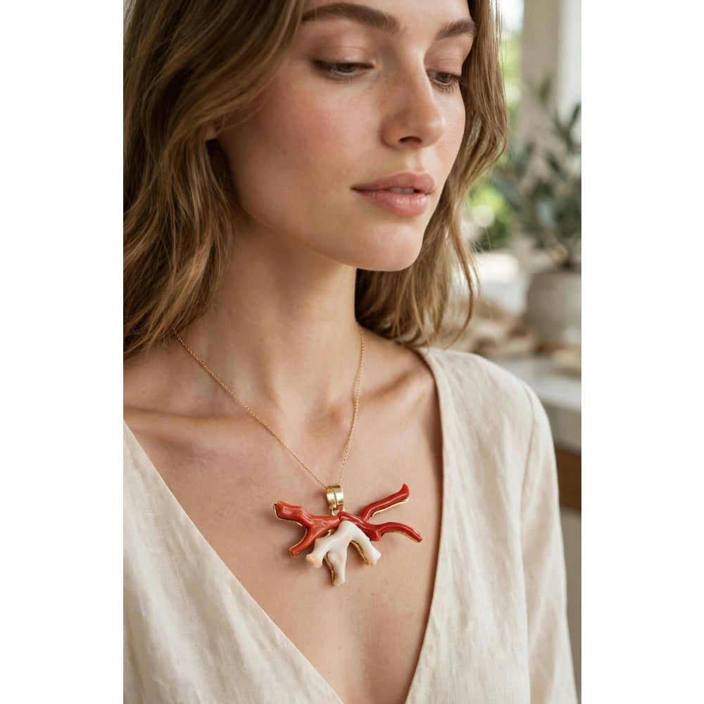 Pendente SOARA in Argento Dorato e Corallo Naturale